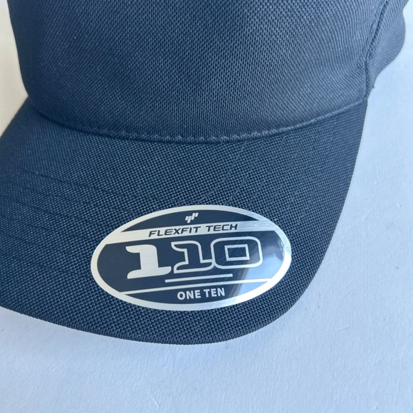 New 110 One Ten Flexfit Tech Black Polyester Adjustable Strap Cap One Size - Picture 7 of 9